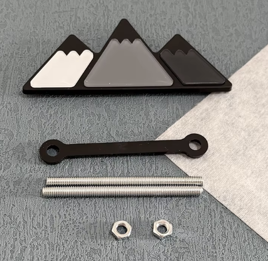 Emblema overland montaña negro